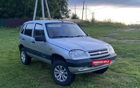 Chevrolet Niva I рестайлинг, 2005 год, 305 000 рублей, 2 фотография