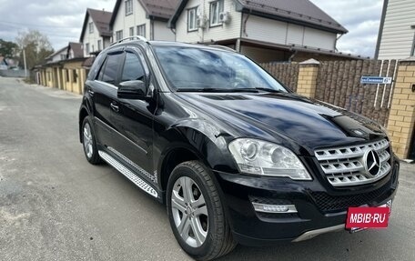 Mercedes-Benz M-Класс, 2010 год, 1 865 000 рублей, 2 фотография