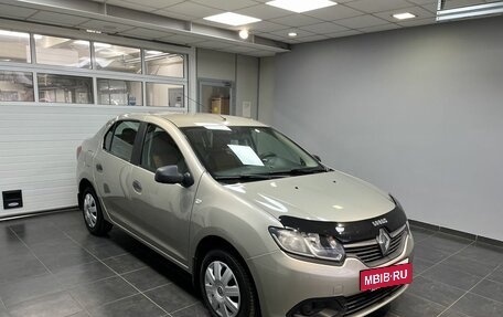 Renault Logan II, 2018 год, 950 000 рублей, 2 фотография