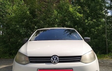 Volkswagen Polo VI (EU Market), 2013 год, 830 000 рублей, 2 фотография