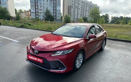 Toyota Camry, 2021 год, 3 900 000 рублей, 5 фотография