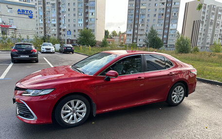 Toyota Camry, 2021 год, 3 900 000 рублей, 6 фотография