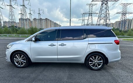 KIA Carnival III, 2018 год, 3 200 000 рублей, 4 фотография