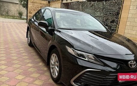 Toyota Camry, 2021 год, 3 200 000 рублей, 1 фотография