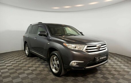 Toyota Highlander III, 2010 год, 2 110 000 рублей, 2 фотография