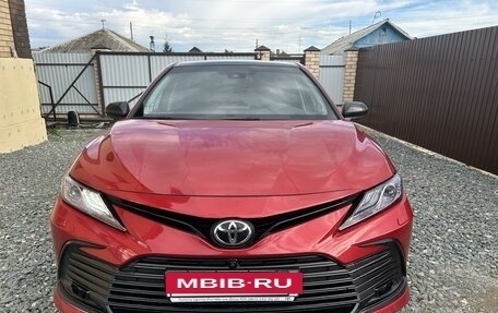 Toyota Camry, 2021 год, 3 960 000 рублей, 1 фотография