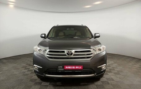 Toyota Highlander III, 2010 год, 2 110 000 рублей, 1 фотография