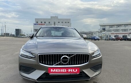 Volvo S60 III, 2019 год, 3 030 000 рублей, 2 фотография