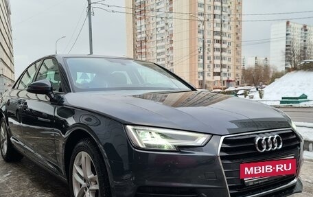 Audi A4, 2019 год, 2 800 000 рублей, 4 фотография