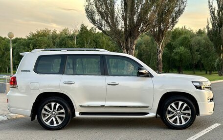 Toyota Land Cruiser 200, 2016 год, 7 950 000 рублей, 10 фотография