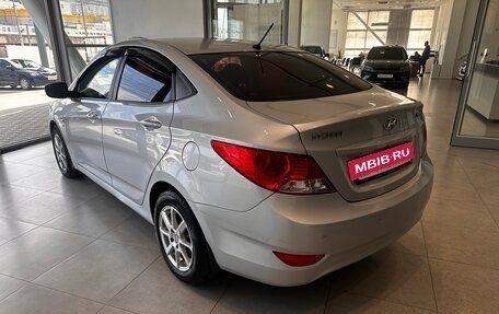 Hyundai Solaris II рестайлинг, 2011 год, 930 000 рублей, 4 фотография