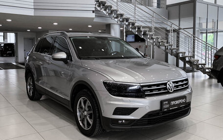 Volkswagen Tiguan II, 2018 год, 2 750 000 рублей, 3 фотография