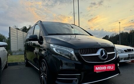 Mercedes-Benz V-Класс, 2019 год, 5 200 000 рублей, 3 фотография