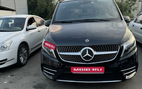 Mercedes-Benz V-Класс, 2019 год, 5 200 000 рублей, 2 фотография