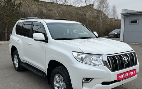 Toyota Land Cruiser Prado 150 рестайлинг 2, 2017 год, 4 400 000 рублей, 2 фотография