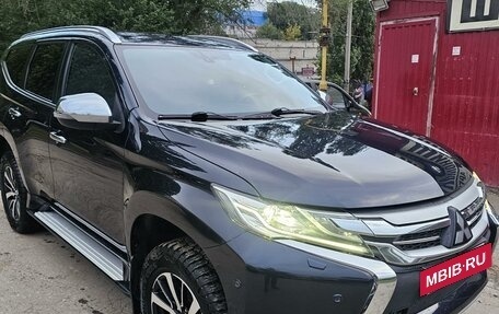 Mitsubishi Pajero Sport III рестайлинг, 2017 год, 3 200 000 рублей, 2 фотография