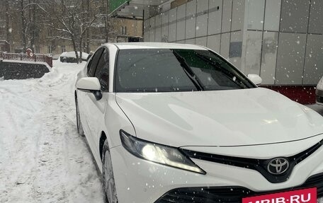 Toyota Camry, 2019 год, 2 000 000 рублей, 2 фотография