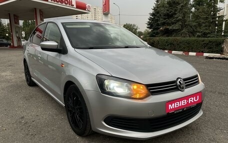 Volkswagen Polo VI (EU Market), 2011 год, 900 000 рублей, 2 фотография