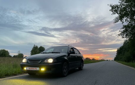 Toyota Avensis III рестайлинг, 1999 год, 190 000 рублей, 1 фотография