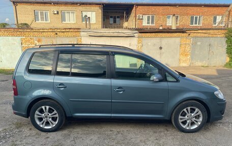 Volkswagen Touran III, 2007 год, 650 000 рублей, 3 фотография