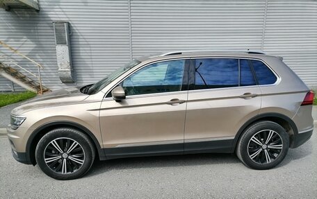 Volkswagen Tiguan II, 2018 год, 3 050 000 рублей, 4 фотография