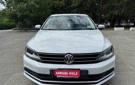 Volkswagen Jetta VI, 2017 год, 1 650 000 рублей, 2 фотография