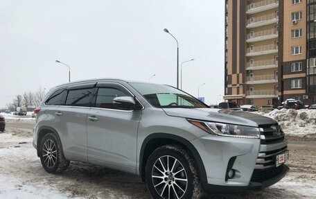 Toyota Highlander III, 2016 год, 4 200 000 рублей, 4 фотография