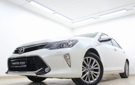 Toyota Camry, 2017 год, 2 320 000 рублей, 7 фотография