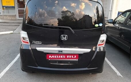 Honda Freed I, 2012 год, 1 330 000 рублей, 2 фотография