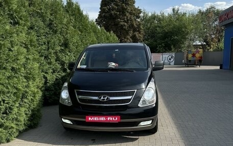 Hyundai H-1 II рестайлинг, 2011 год, 1 630 000 рублей, 1 фотография