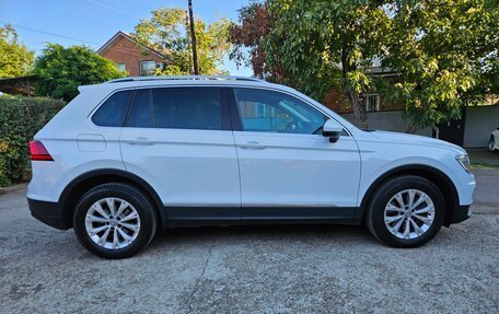 Volkswagen Tiguan II, 2017 год, 2 670 000 рублей, 3 фотография