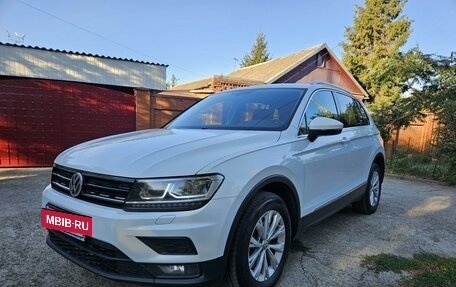 Volkswagen Tiguan II, 2017 год, 2 670 000 рублей, 2 фотография