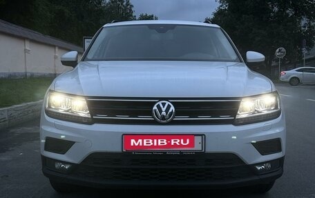 Volkswagen Tiguan II, 2019 год, 2 900 000 рублей, 2 фотография