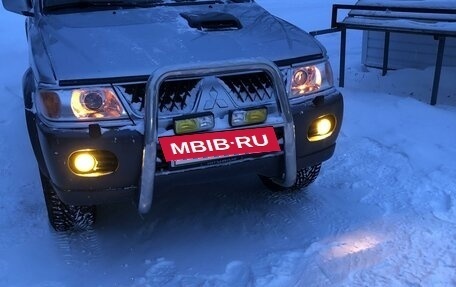 Mitsubishi Pajero Sport II рестайлинг, 2004 год, 1 350 000 рублей, 2 фотография