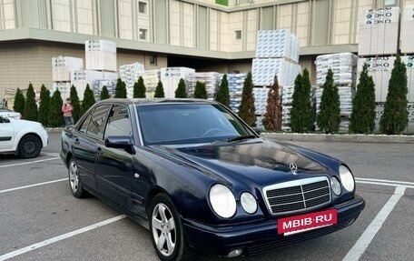 Mercedes-Benz E-Класс, 1996 год, 400 000 рублей, 4 фотография