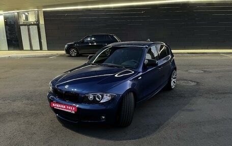 BMW 1 серия, 2011 год, 900 000 рублей, 2 фотография