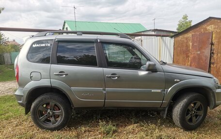 Chevrolet Niva I рестайлинг, 2015 год, 700 000 рублей, 2 фотография