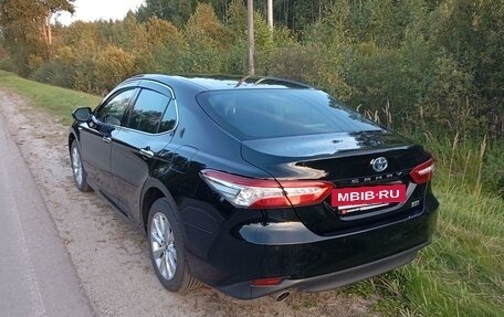 Toyota Camry, 2018 год, 2 600 000 рублей, 4 фотография