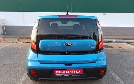 KIA Soul II рестайлинг, 2018 год, 1 910 000 рублей, 7 фотография