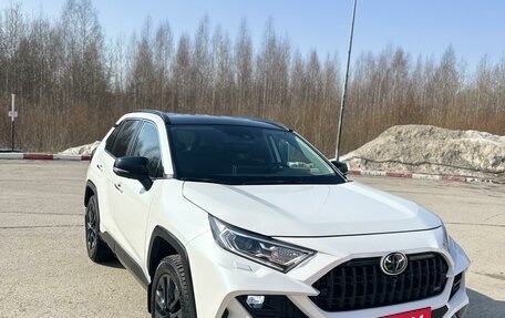 Toyota RAV4, 2021 год, 4 150 000 рублей, 2 фотография