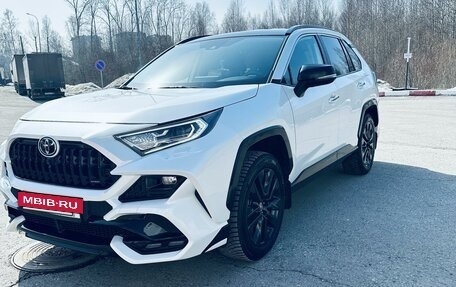 Toyota RAV4, 2021 год, 4 150 000 рублей, 4 фотография