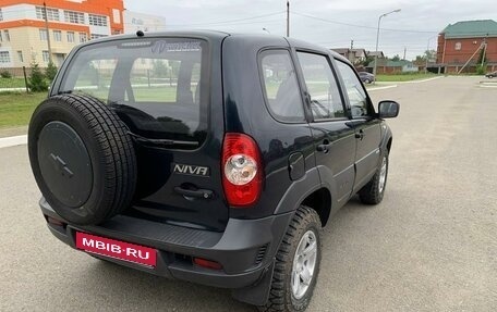 Chevrolet Niva I рестайлинг, 2013 год, 750 000 рублей, 3 фотография