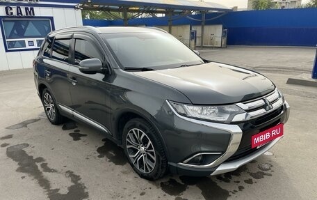 Mitsubishi Outlander III рестайлинг 3, 2018 год, 2 300 000 рублей, 3 фотография