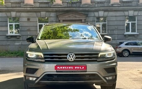 Volkswagen Tiguan II, 2019 год, 3 089 000 рублей, 2 фотография