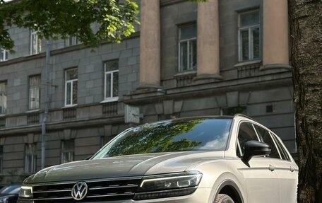 Volkswagen Tiguan II, 2019 год, 3 089 000 рублей, 1 фотография