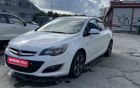 Opel Astra J, 2012 год, 950 000 рублей, 2 фотография