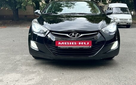 Hyundai Elantra V, 2013 год, 1 250 000 рублей, 2 фотография