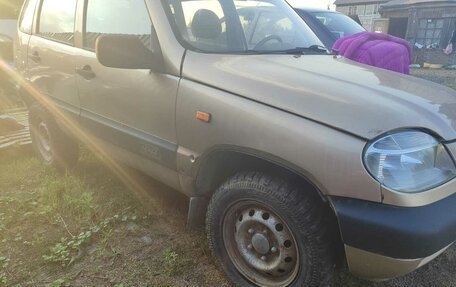 Chevrolet Niva I рестайлинг, 2005 год, 130 000 рублей, 2 фотография