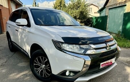 Mitsubishi Outlander III рестайлинг 3, 2016 год, 2 359 000 рублей, 7 фотография