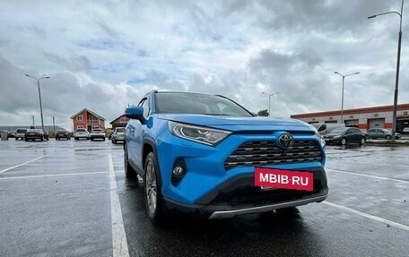 Toyota RAV4, 2019 год, 3 600 000 рублей, 4 фотография